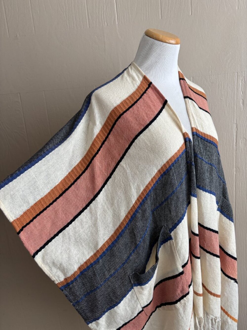 Elan Boho Beachy Striped Open Front Fringe Trim Wrap - Picture 4 of 10
